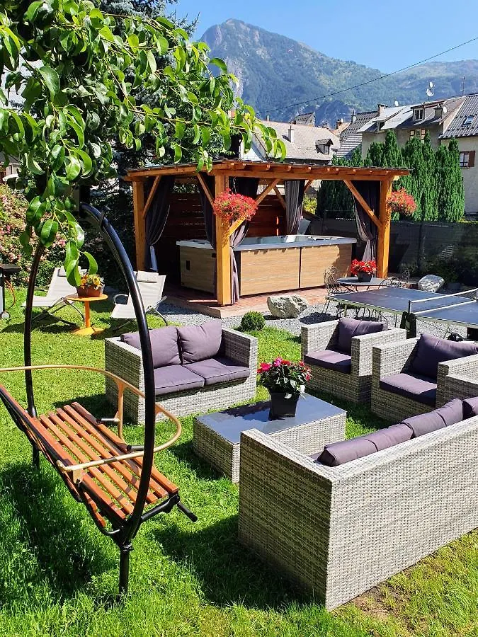 Chalet Le Cosy Lodge Departs Ski Alpe D'Huez 2 Alpes La Grave Et Col D'Ornon Detente Jacuzzi Piscine Sauna Bar Billard Le Bourg-dʼOisans Frankreich