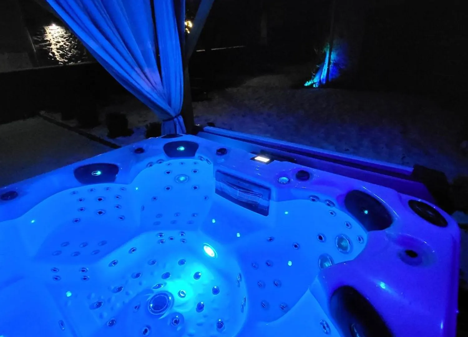 Chalet Le Cosy Lodge Departs Ski Alpe D'Huez 2 Alpes La Grave Et Col D'Ornon Detente Jacuzzi Piscine Sauna Bar Billard Le Bourg-dʼOisans